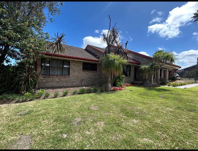 4 BEDROOM HOUSE FOR SALE IN BOSKLOOF